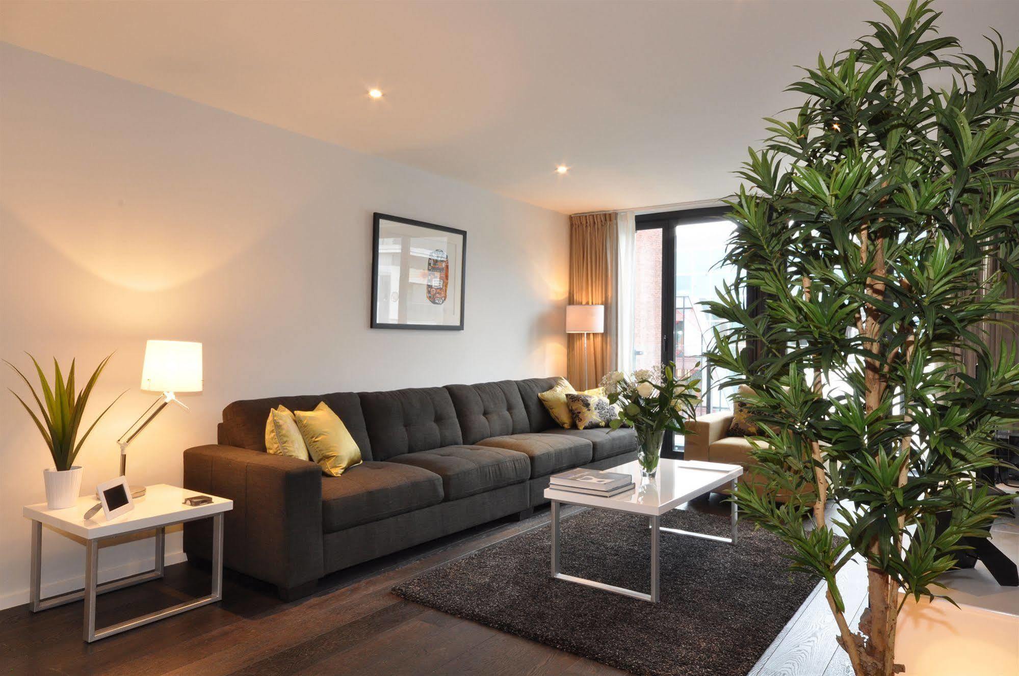 Your Base Dublin - Grand Canal Square 외부 사진