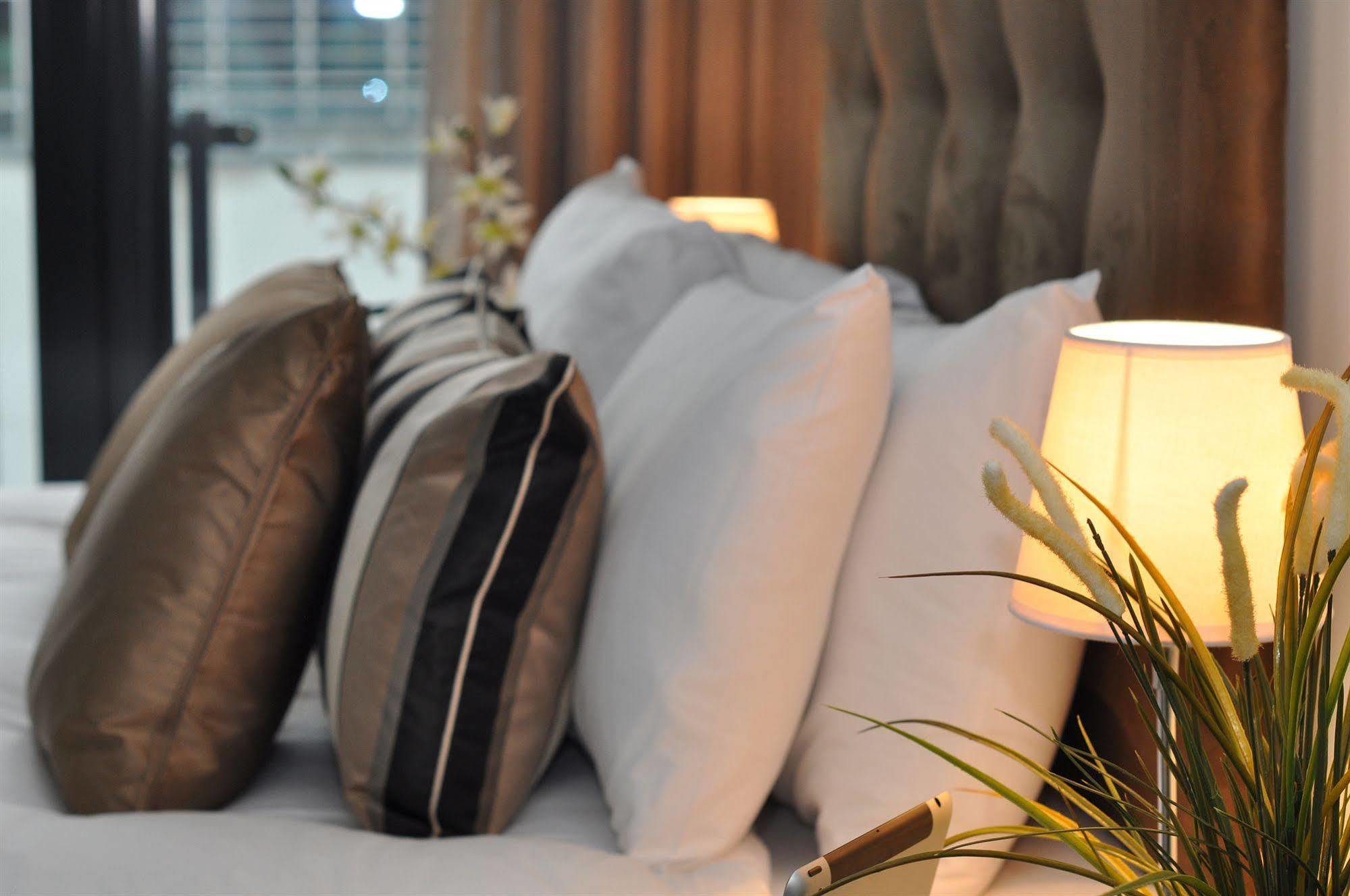 Your Base Dublin - Grand Canal Square 외부 사진